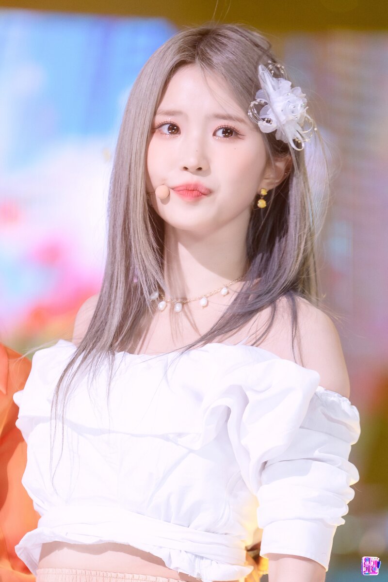 220710 fromis_9 Hayoung - 'Stay This Way' at Inkigayo documents 3