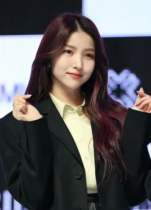 200203 GFRIEND Sowon - Labyrinth Comeback Showcase