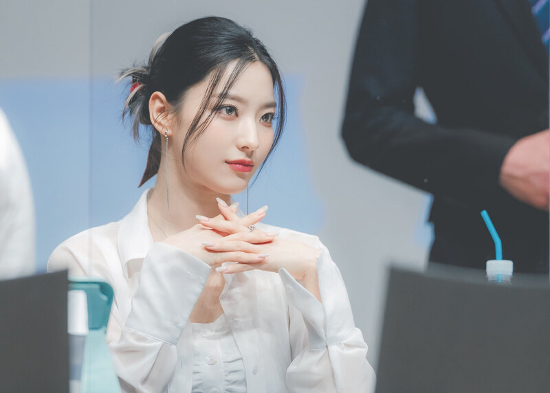 210523 fromis_9 Saerom documents 1