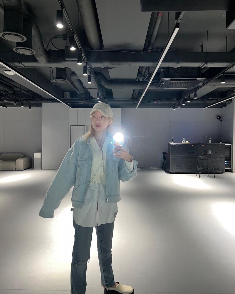 220319 Taeyeon Instagram Update documents 6