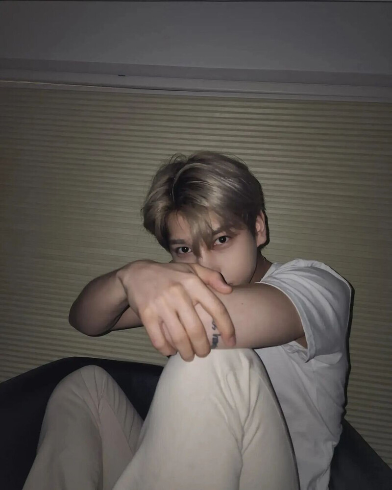 220429 Hangyul Instagram Update documents 2