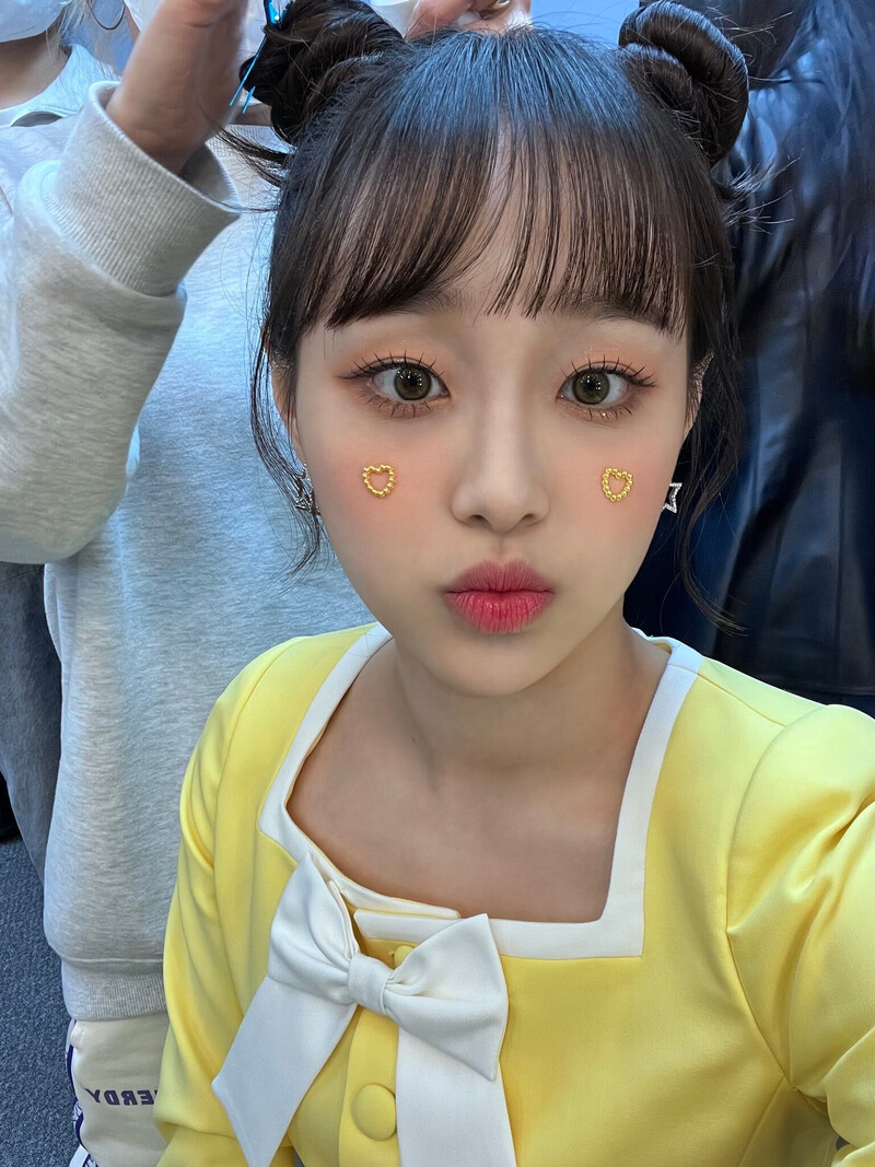 220516 Loona Twitter Update - Chuu documents 6