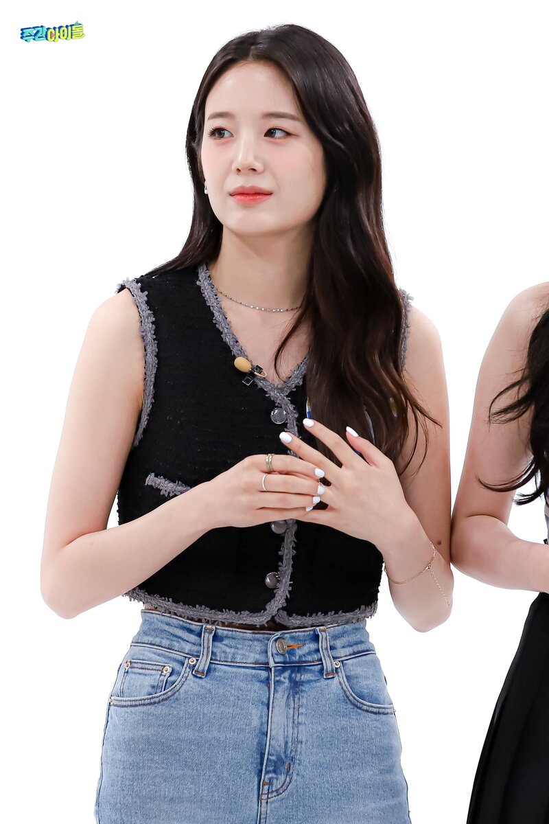 220628 MBC Naver - fromis_9 at Weekly Idol documents 15