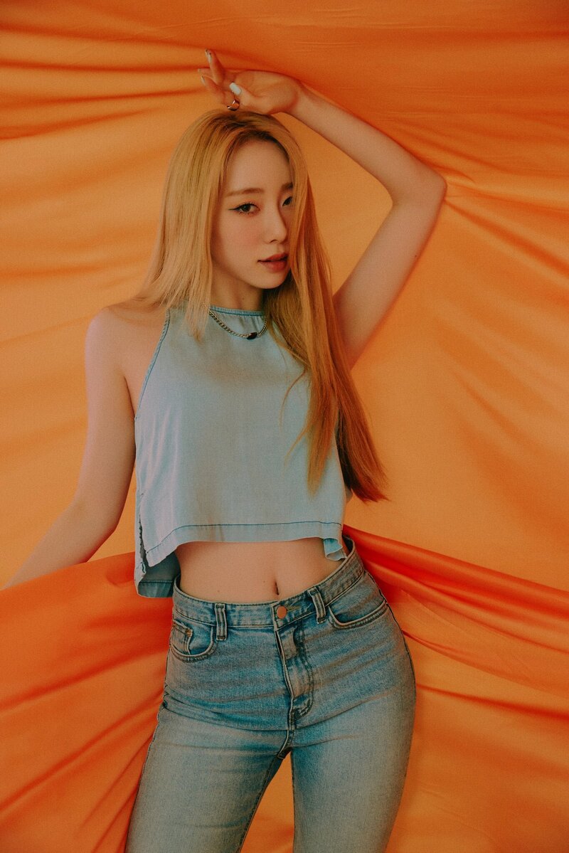 WJSN Yeonjung for Universe 'Feel the Breeze' Photoshoot 2022 documents 2