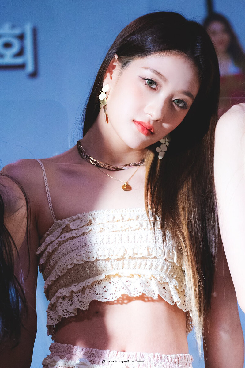 210522 fromis_9 Seoyeon documents 6