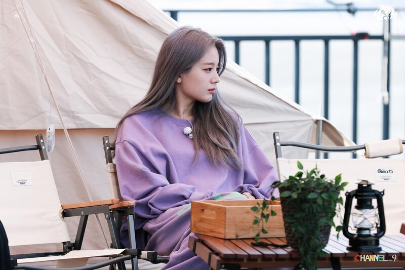 211103 fromis_9 Weverse Update - <CHANNEL_9> EP9-11 Behind Photo Sketch documents 19