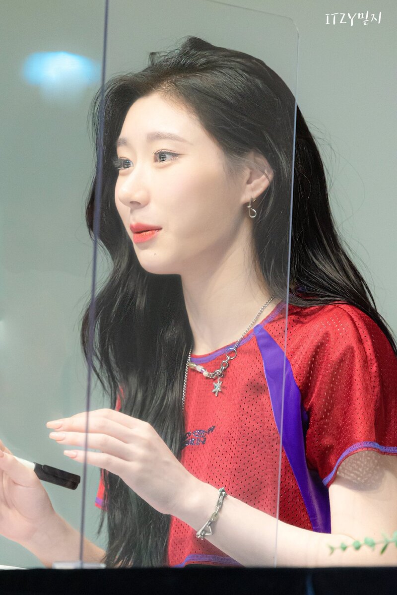 220721 ITZY Chaeryeong - WITHMUU Fansign documents 1