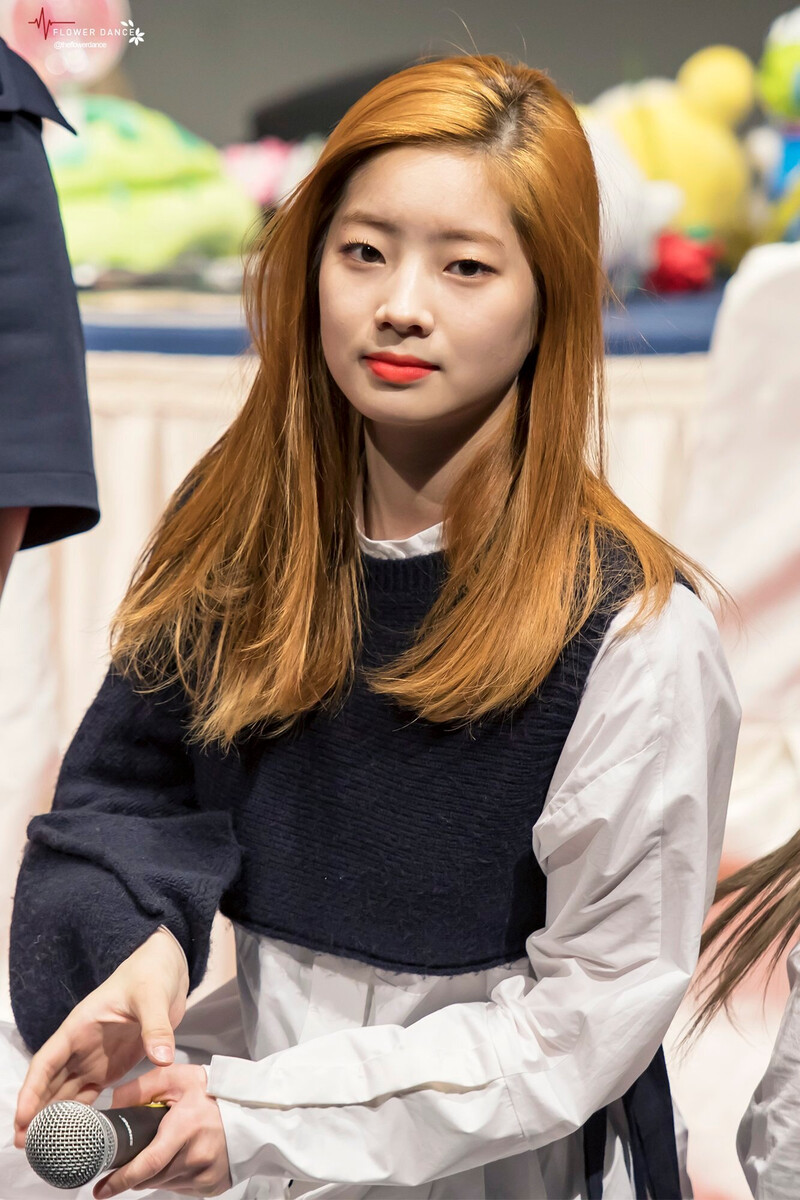 161030 TWICE Dahyun - 1st Fansign 'TWICEcoaster Lane 1' documents 1