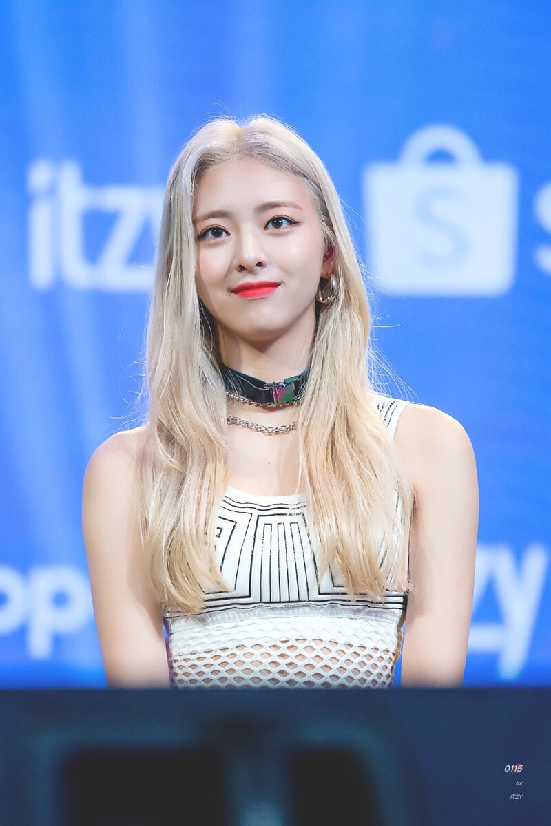 190927 ITZY Yuna documents 11