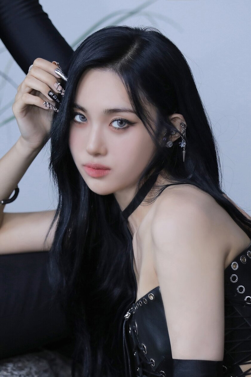 230818 Genie Magazine - EVERGLOW - 'ALL MY GIRLS' Jacket Shoot documents 6