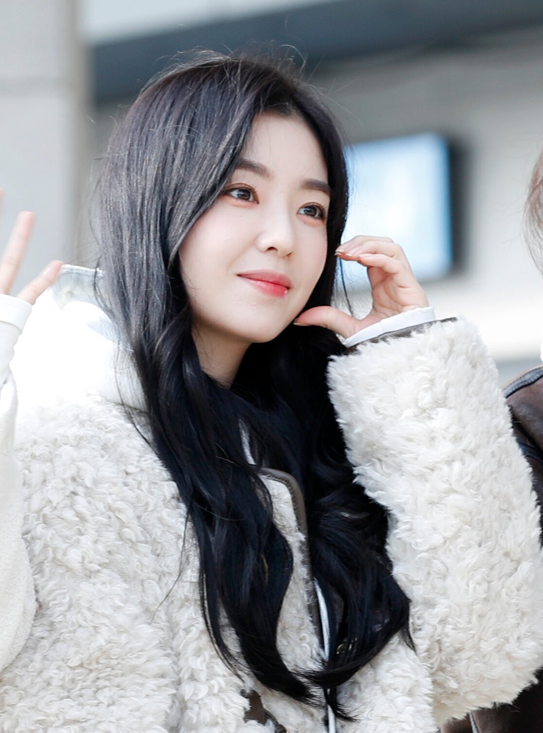 231123 Red Velvet Irene - KBS Music Plaza Commute | kpopping