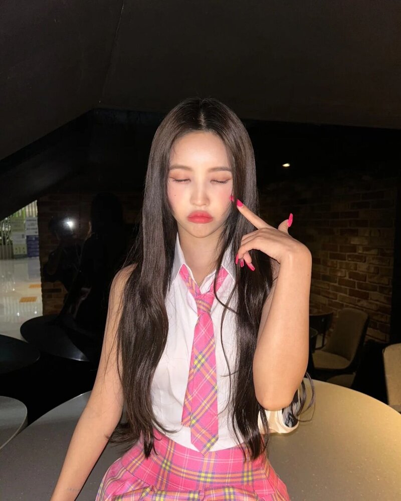 230601 - (G)I-DLE Soyeon Instagram Update documents 8