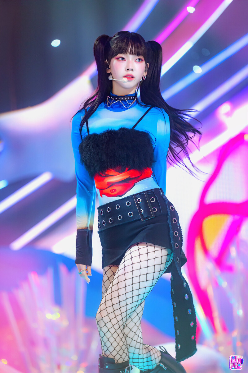 240519 aespa Karina - 'Supernova' at Inkigayo documents 3