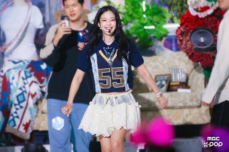 241019 JENNIE - 'Mantra' at Music Core documents 2