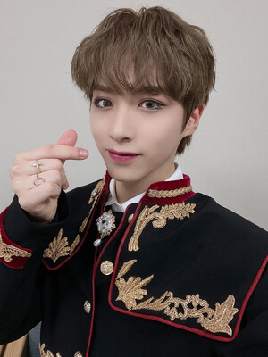 200820 Xion Twitter Update (ONEUS) 