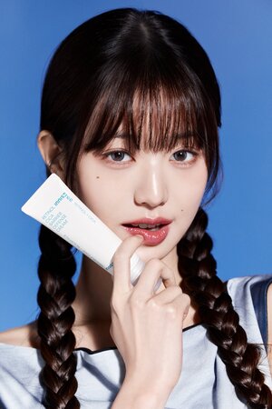 Wonyoung for innisfree - Retinol + Cica Collection 2024