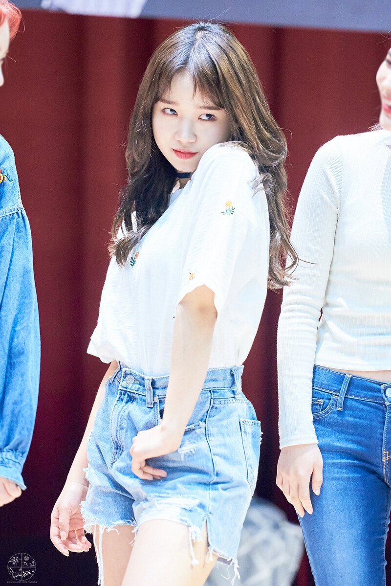 180429 Weki Meki Yoojung at Hongdae 'Lucky' Fansign documents 3