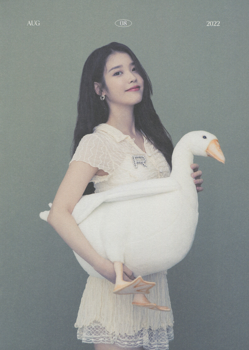 IU 2022 Season's Greetings (Scans) documents 5