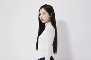 240130 Funa Profile Photo Behind