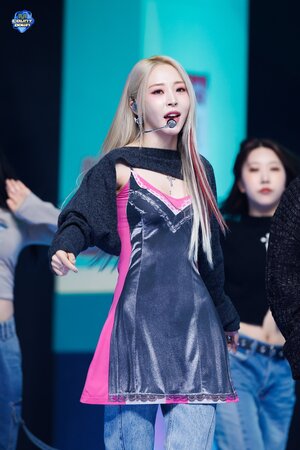 240208 Moon Byul - 'TOUCHIN&MOVIN' at M Countdown