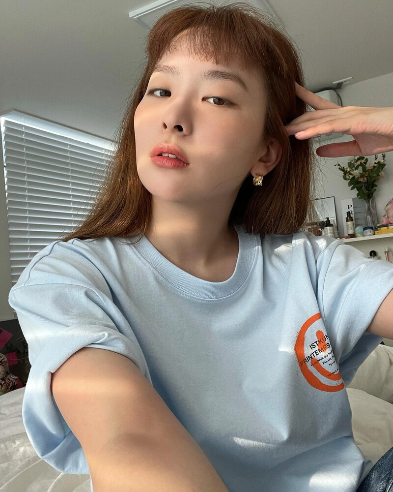 210420 Red Velvet Seulgi Instagram Update documents 2