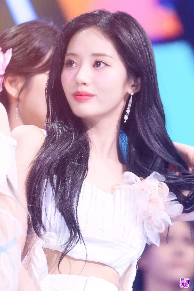 220717 fromis_9 Jiwon - 'Stay This Way' at SBS Inkigayo documents 1