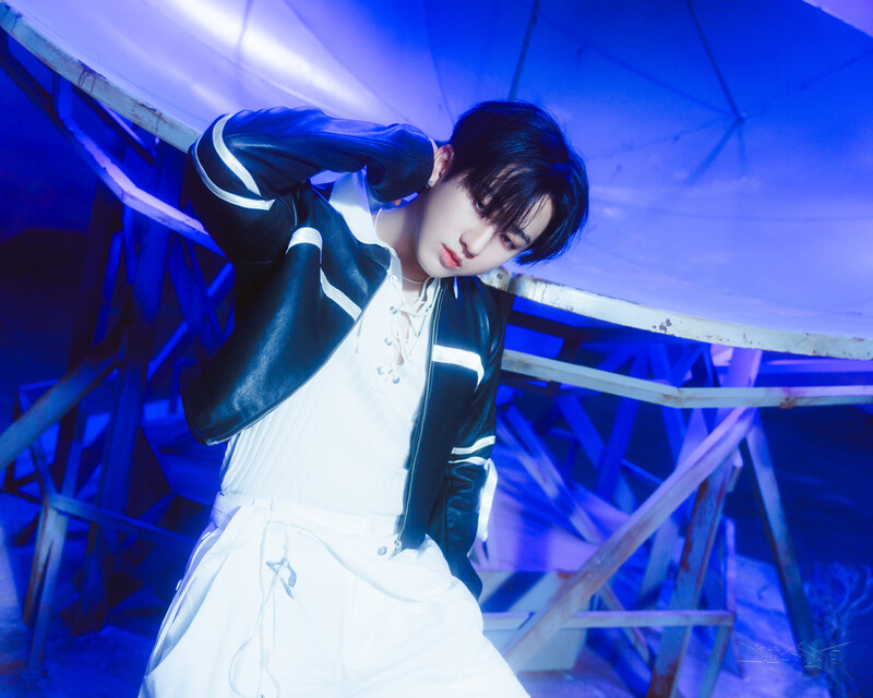 Stray Kids - 8th Mini Album "ROCK-STAR" Teaser Images documents 16