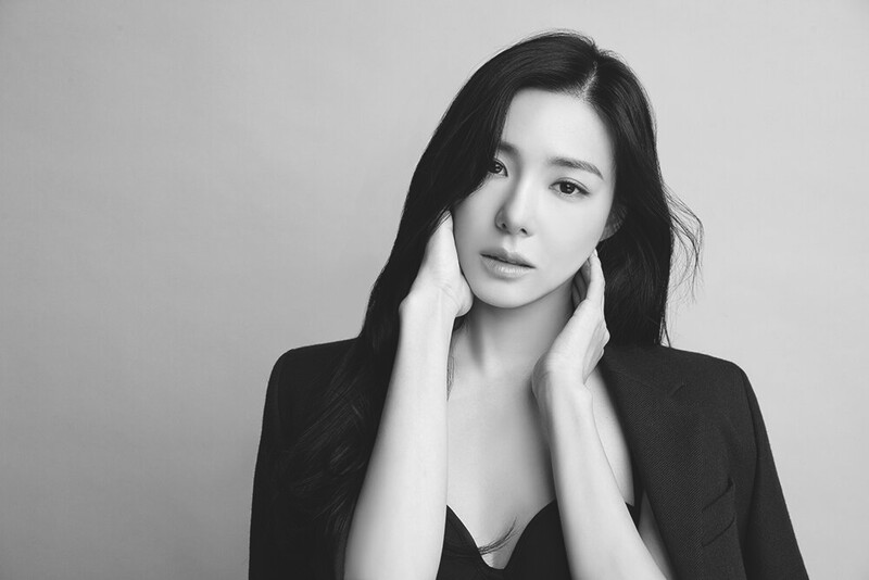 Tiffany Young - StarNews Interview Photo documents 3