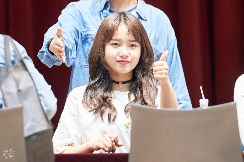 180429 Weki Meki Yoojung at Hongdae 'Lucky' Fansign documents 4