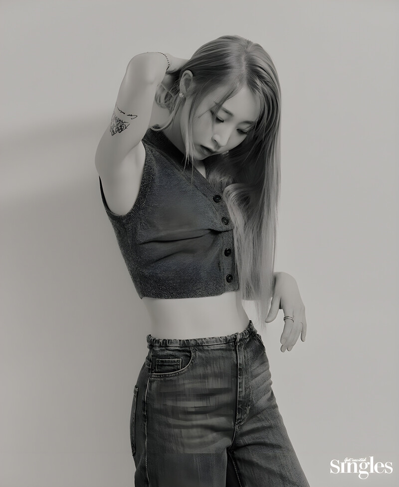 MOONBYUL for SINGLES Magazine Korea Dec Issue 2021 documents 2