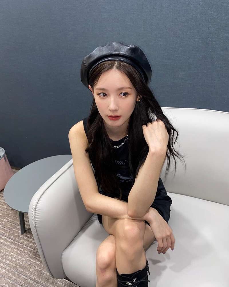 210917 (G)I-DLE Miyeon SNS Update documents 4