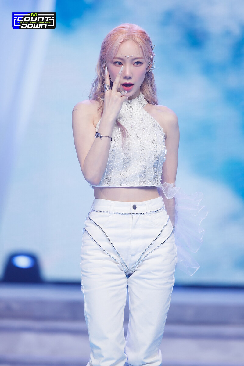 220217 Taeyeon - 'INVU' at M Countdown documents 9