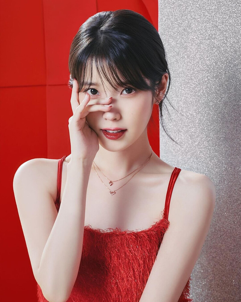 IU x J.ESTINA 'Ethere Heart' Jewelry for Vogue Korea 2023 Holiday Edition documents 1