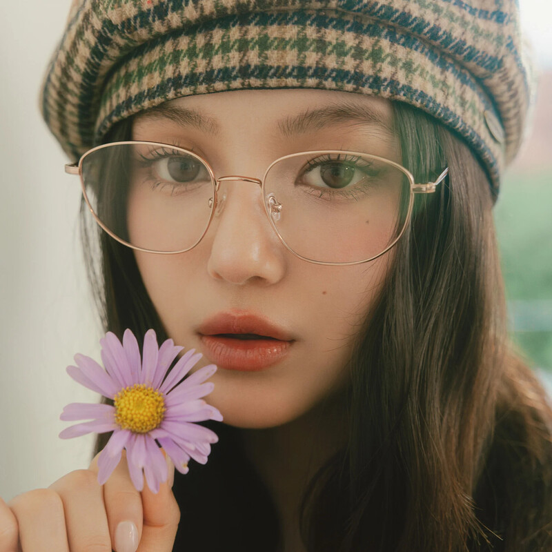 NewJeans for Carin - 24FW Eyeglasses Collection 'Can't Take My Eyes Off You' documents 7