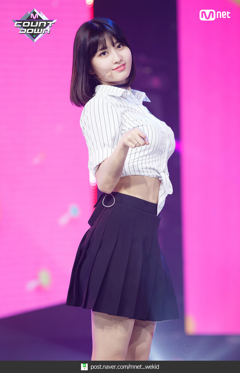 180426 TWICE Momo - 'What is Love?' at M COUNTDOWN documents 5