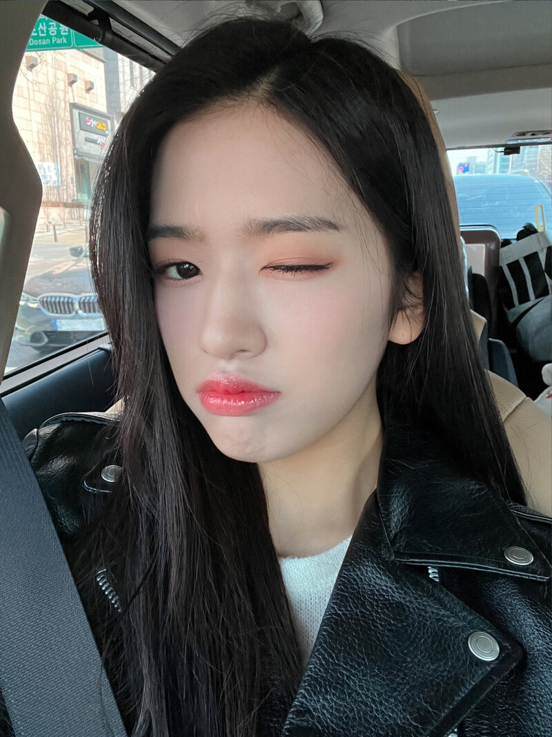 220227 IVE Yujin SNS Update documents 2