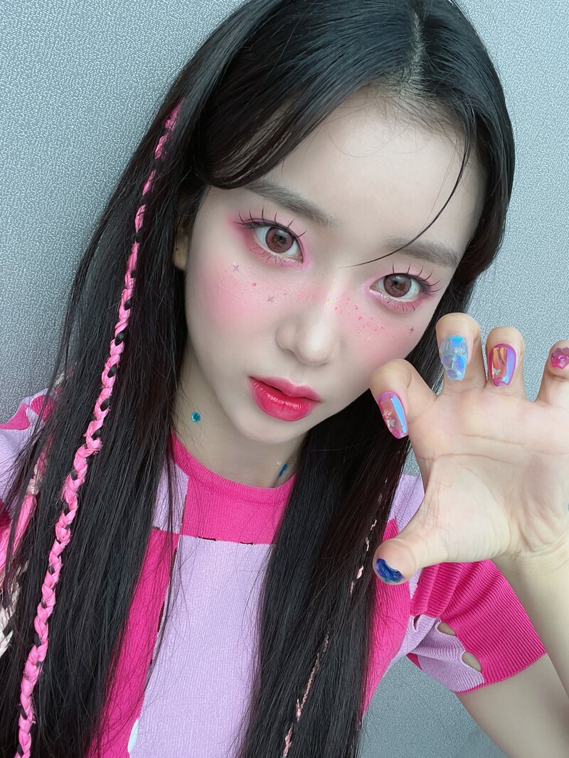 220818 Hi-Up Naver Post - 'BEAUTIFUL MONSTER' Music Show Selca Collection #1 documents 7