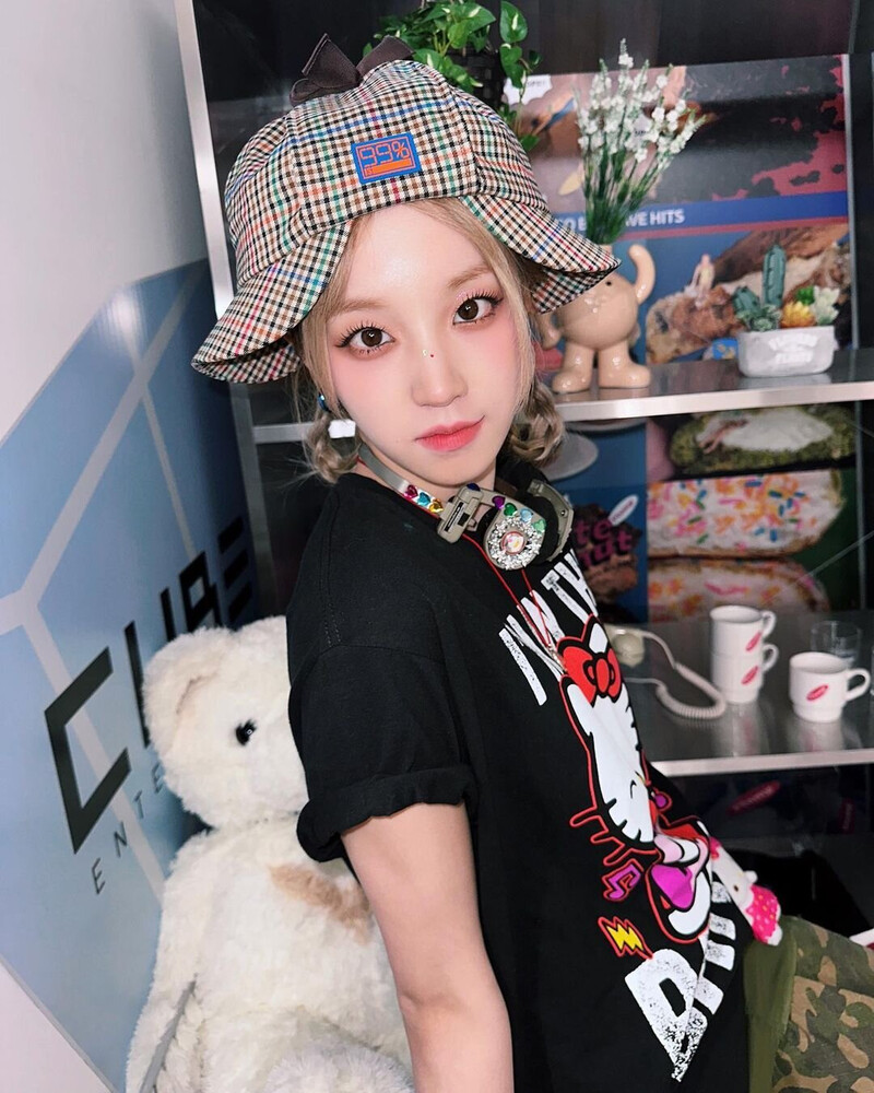 230619 - (G)I-DLE Yuqi Instagram Update documents 1