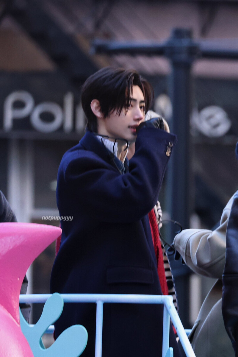 231123 SUNGHOON AT MACY'S THANKSGIVING PARADE documents 4