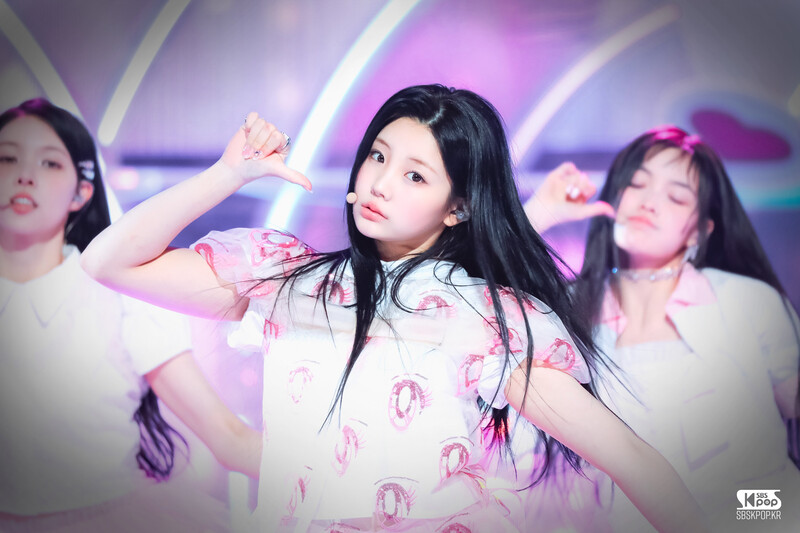 240331 ILLIT Wonhee - ‘Magnetic’ at Inkigayo documents 3