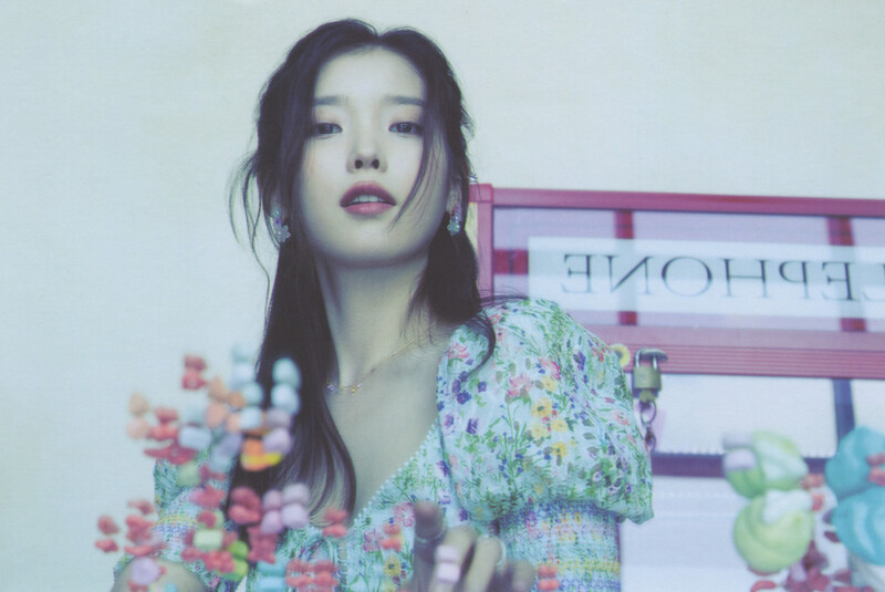 IU 2022 Season's Greetings (Scans) documents 4