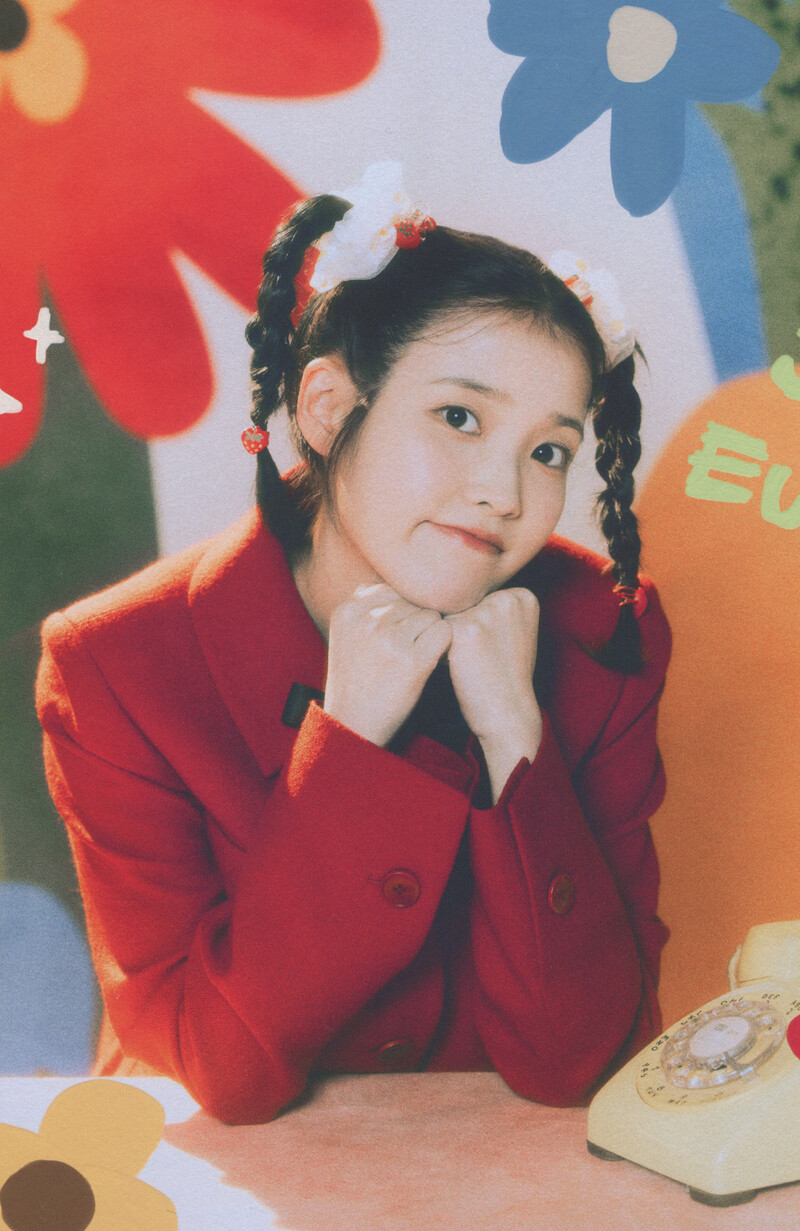 IU - 5th Official ‘UAENA’ Fanclub Kit [SCANS] documents 2