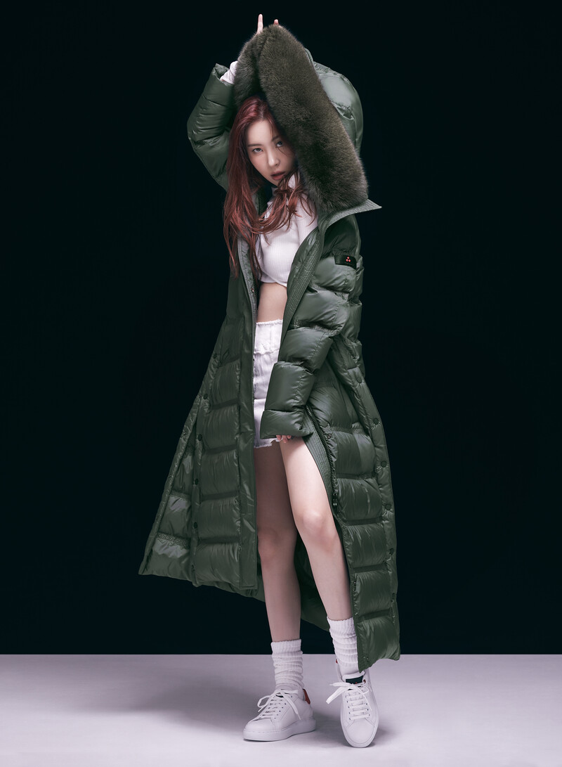 Sunmi for PEUTEREY FW 2022 Collection documents 4