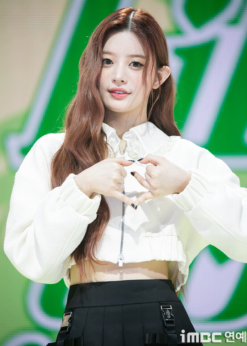 241021 ILLIT Minju at ‘I’LL LIKE YOU’ Media Press Conference documents 1