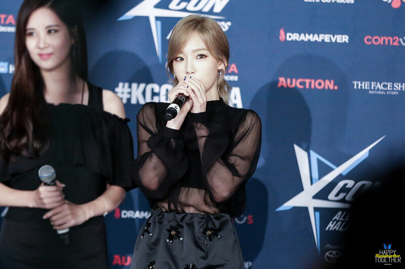 160731 Girls' Generation Taeyeon at KCON in LA documents 12