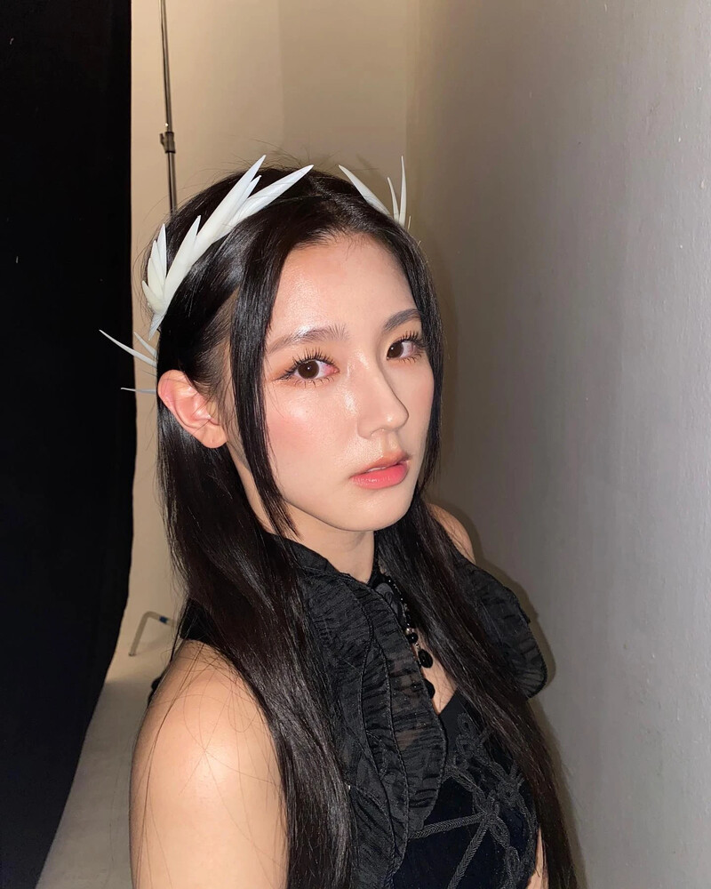 210510 (G)I-DLE Miyeon Instagram Update documents 6