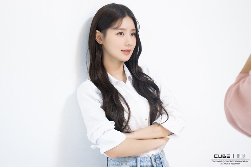 211015 Cube Naver Post - (G)I-DLE Miyeon 2021 Profile Photoshoot documents 21