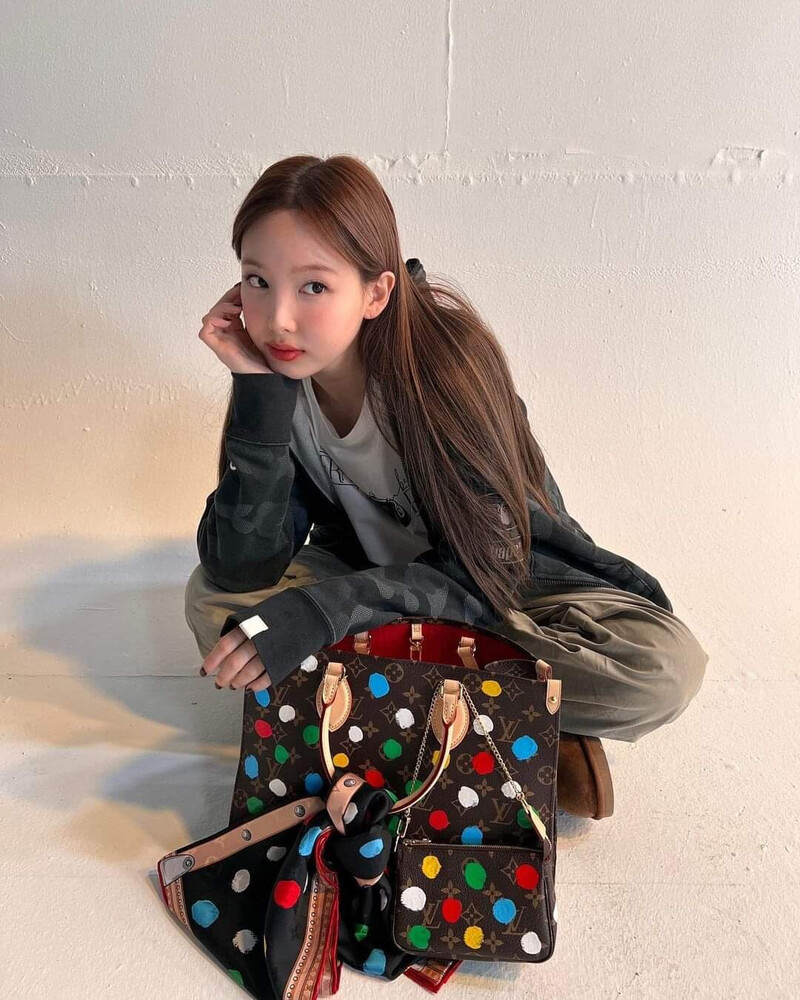 221220 TWICE Nayeon Instagram Update documents 1