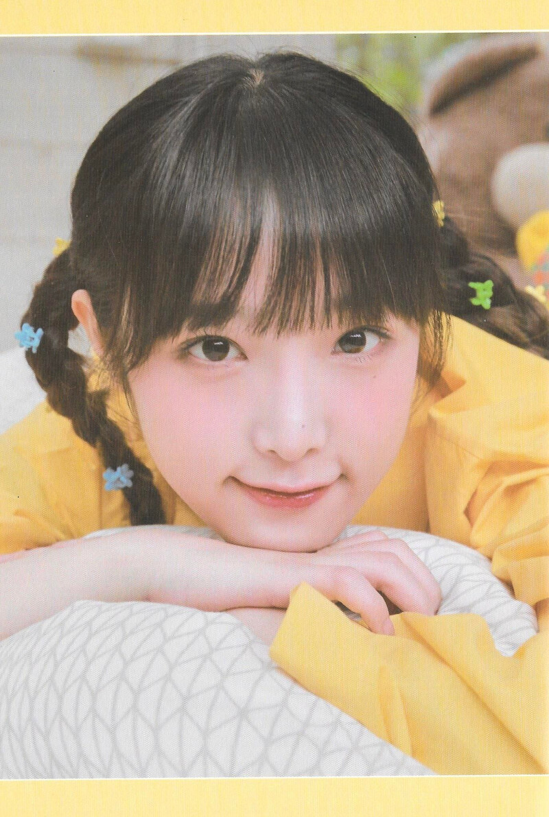 Choi Yena "About Yena" Photobook [SCANS] documents 13