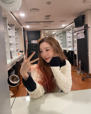 220414 WJSN Yeonjung Instagram Update